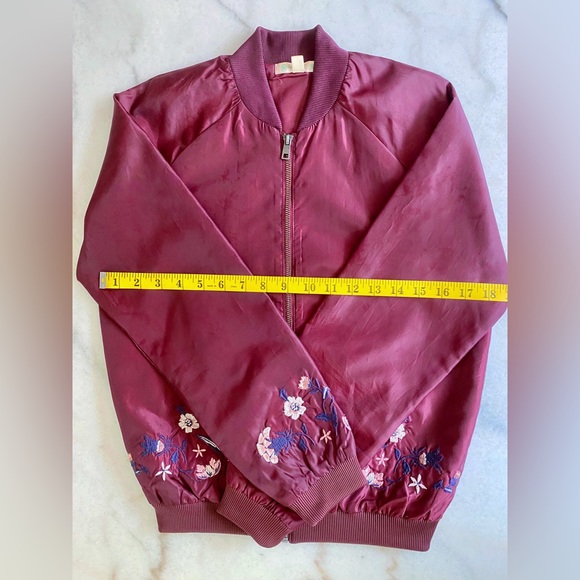 Francesca’s Maroon Burgundy Red Love Fire Floral Embroidered Bomber Jacket - Picture 6 of 9